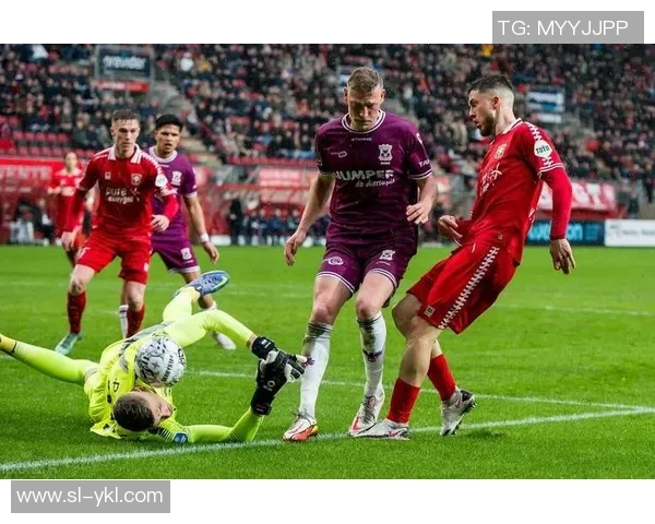 李娜独家分享足球心得与技巧探讨助你提升球技与战术理解 李娜独家分享足球心得与技巧探讨助你提升球技与战术理解