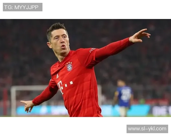 莱万带领球队再创辉煌赛季表现令人瞩目球迷热议未来发展潜力