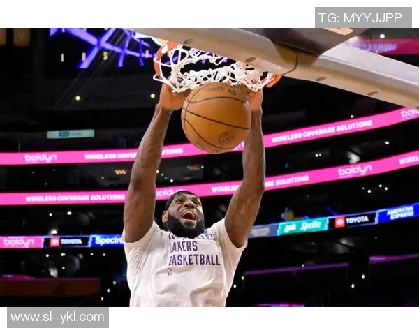 詹姆斯历史性成就达成四万分一万板一万助震撼全场